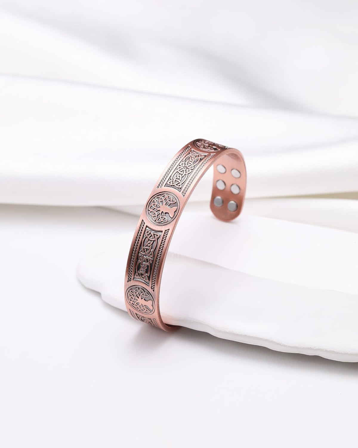 Elevate Your Style with Our Powerful 18X Strength Copper Bracelet for Men! 💪✨ 3,800 Gauss Magnets & 99.99% Pure Copper - The Perfect Gift! 🎁